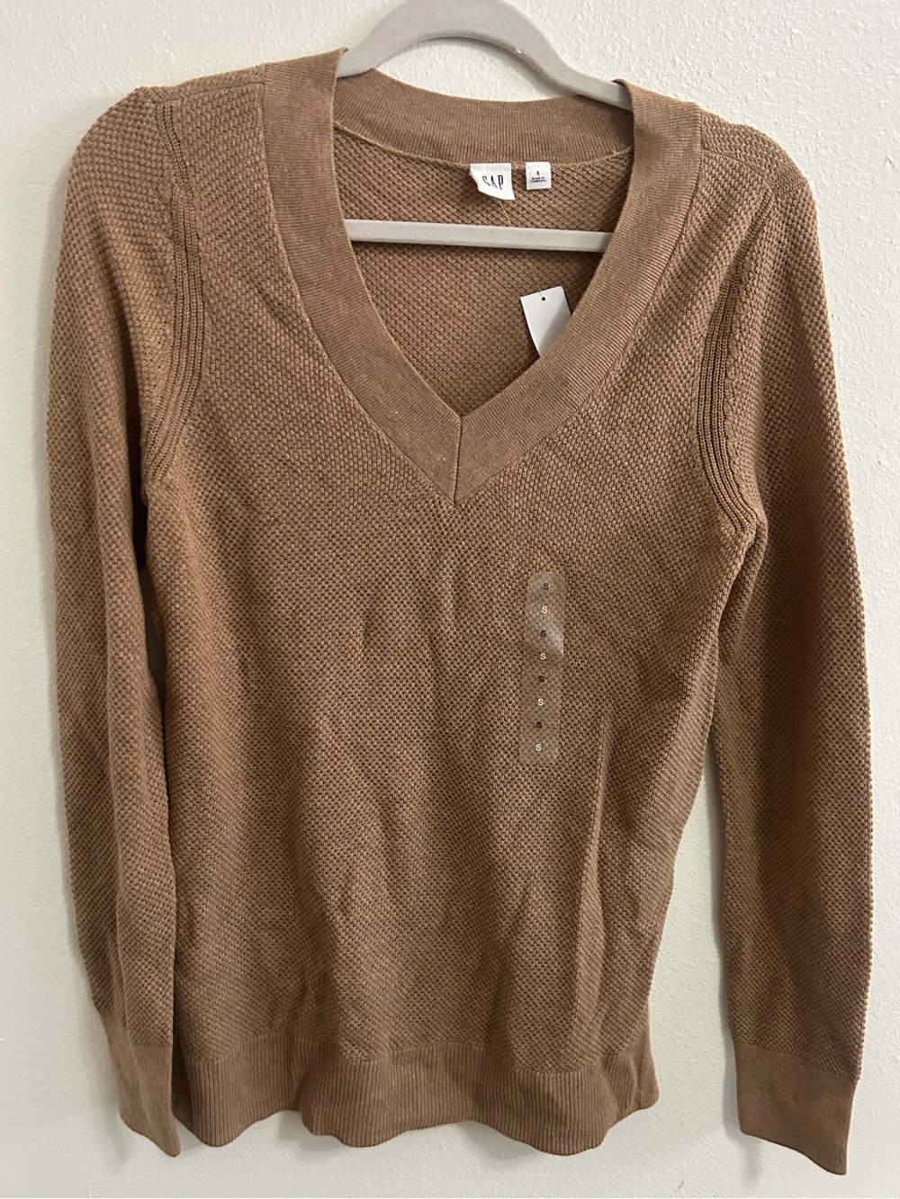NWT Gap light brown vneck lightweight sweater
